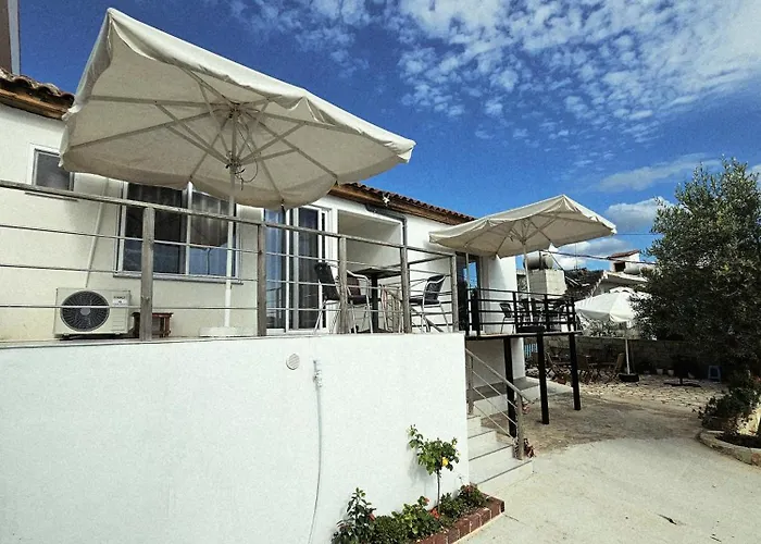 Gasthof Rafael Ksamil